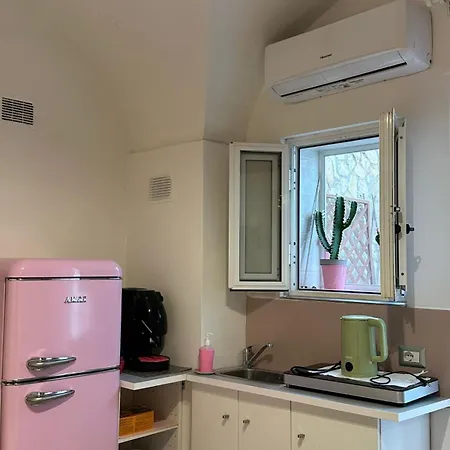 Luca's - University-centre-metro Апартаменты Бари