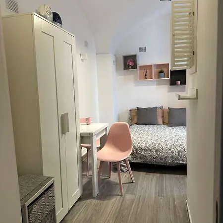 Luca's - University-centre-metro Апартаменты *